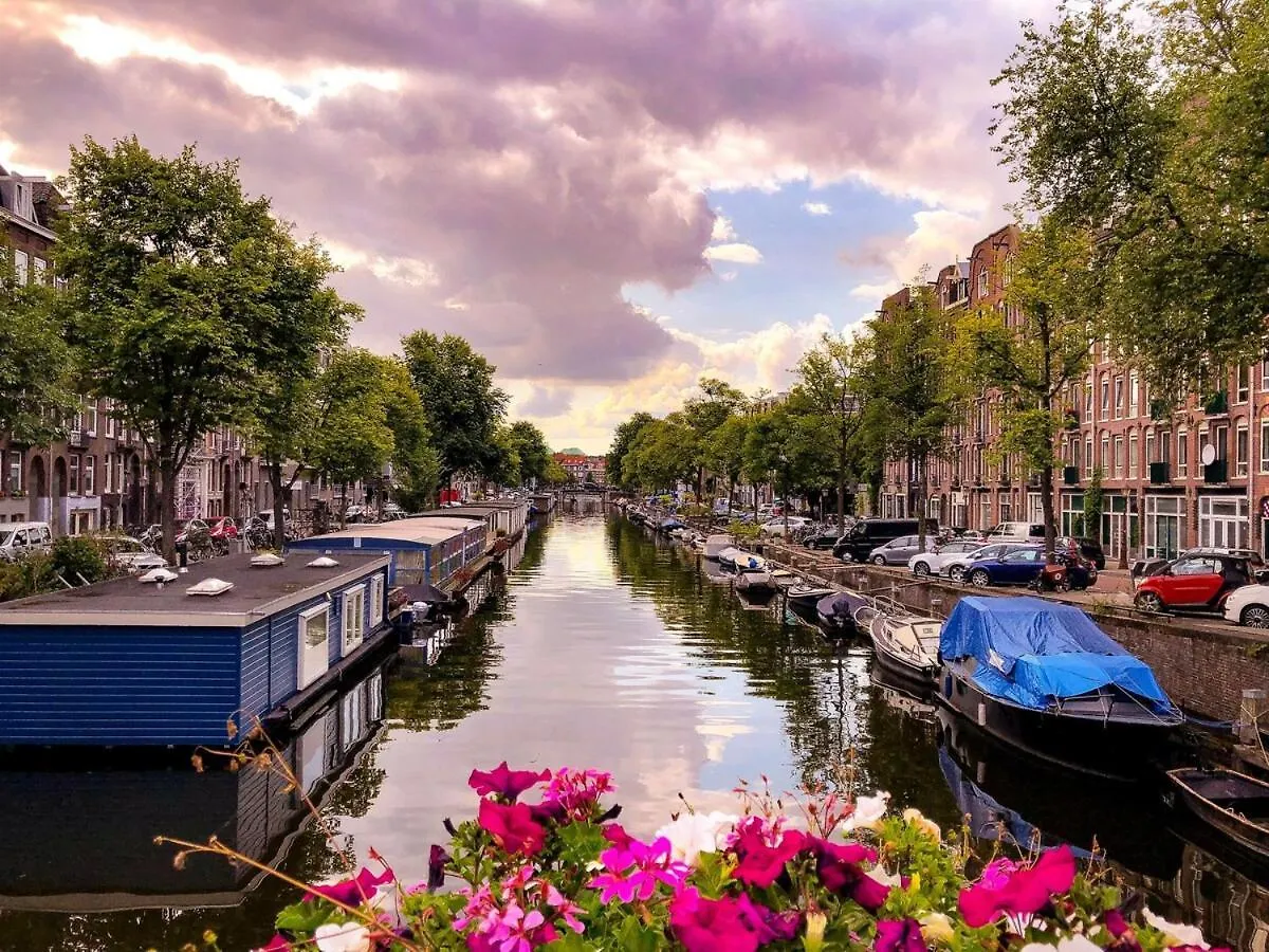House With Garden Close To City Center Amsterdam Holland